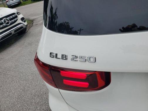 2026 Mercedes-Benz GLB 250 Base