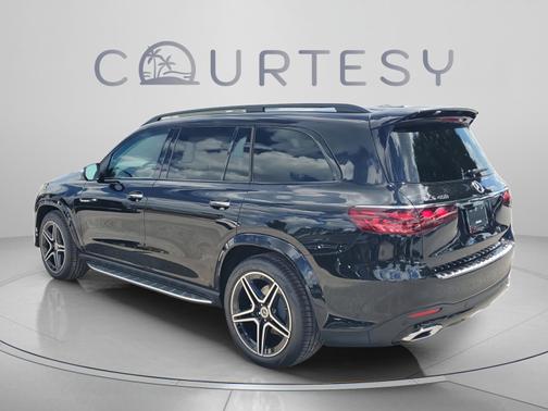 Obsidian Black Metallic 2026 Mercedes-Benz GLS 450