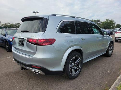 2025 Mercedes-Benz GLS 450 4MATIC