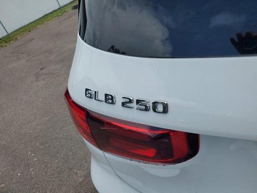 2025 Mercedes-Benz GLB 250 Base