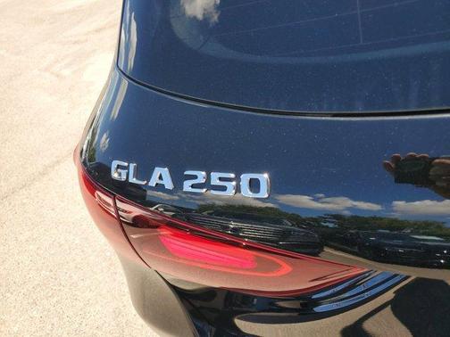2025 Mercedes-Benz GLA 250 Base