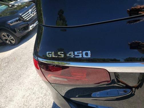 2026 Mercedes-Benz GLS 450 