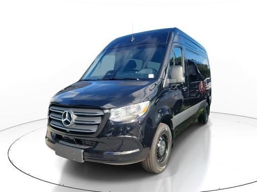 2025 Mercedes-Benz Sprinter 2500 144 WB Standard Roof Passenger