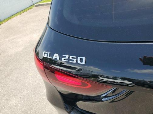 2025 Mercedes-Benz GLA 250 Base