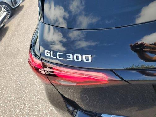 2025 Mercedes-Benz GLC 300 Base