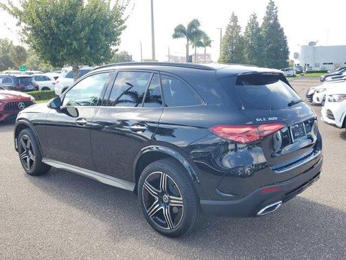 2025 Mercedes-Benz GLC 300 Base