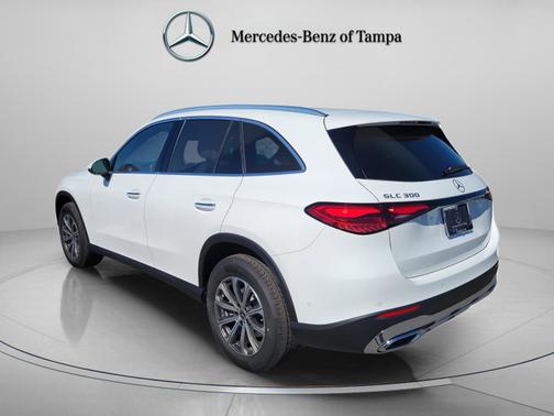 Polar White 2026 Mercedes-Benz GLC 300