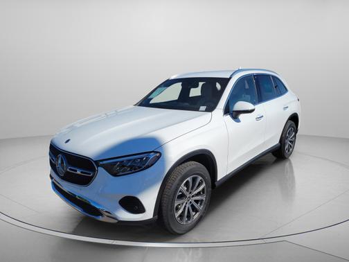 Polar White 2026 Mercedes-Benz GLC 300