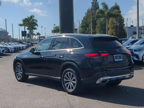 2025 Mercedes-Benz GLC 300 Base