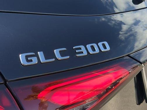 2025 Mercedes-Benz GLC 300 Base