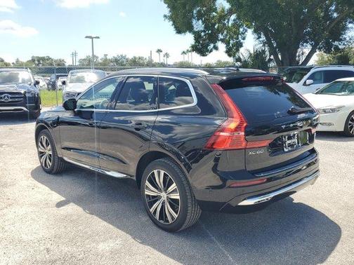 2023 Volvo XC60 Recharge Plug-In Hybrid T8 Plus Bright Theme