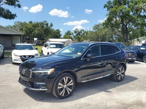 2023 Volvo XC60 Recharge Plug-In Hybrid T8 Plus Bright Theme