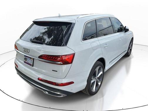 2021 Audi Q7 55 Premium Plus