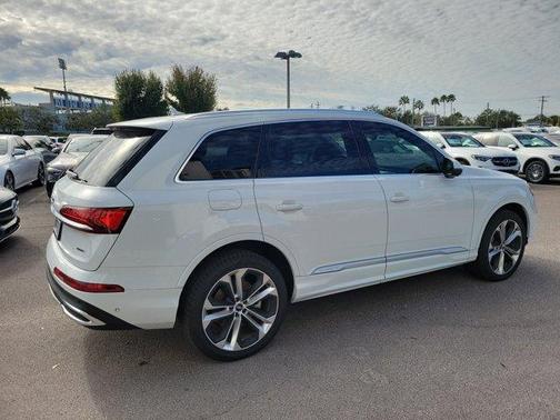 2021 Audi Q7 55 Premium Plus