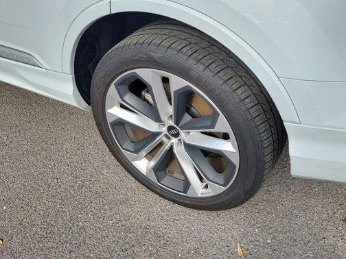 2021 Audi Q7 55 Premium Plus