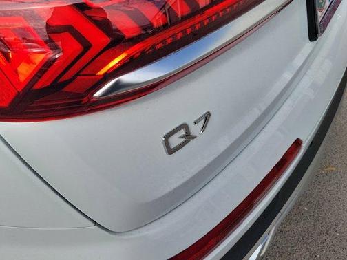 2021 Audi Q7 55 Premium Plus