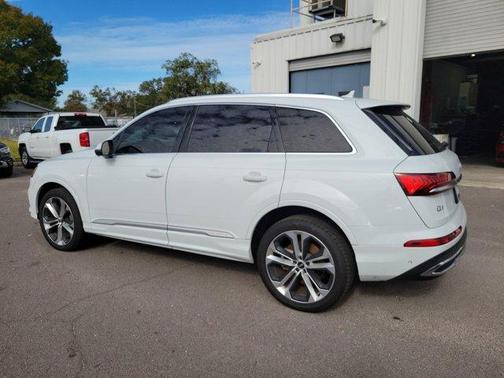 2021 Audi Q7 55 Premium Plus