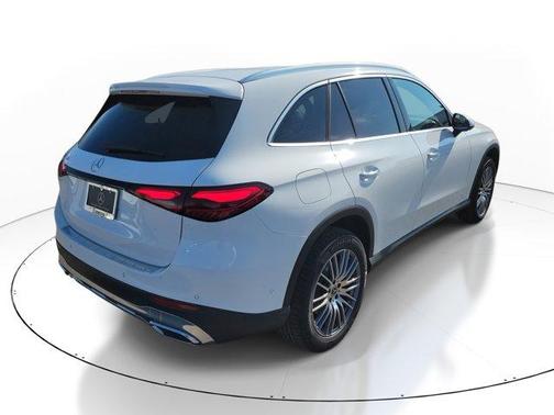 2026 Mercedes-Benz GLC 300 Base