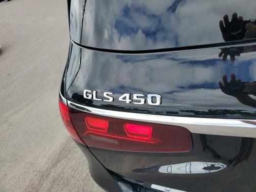 2026 Mercedes-Benz GLS 450 