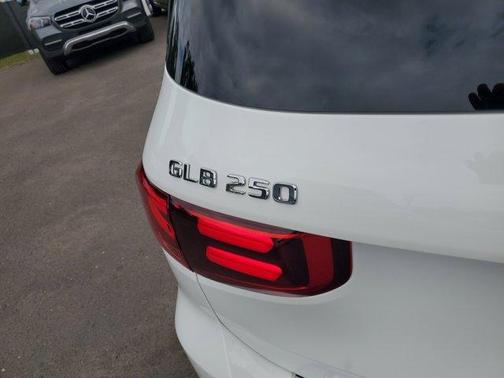 2025 Mercedes-Benz GLB 250 Base