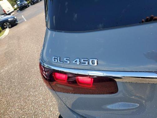 2025 Mercedes-Benz GLS 450 4MATIC