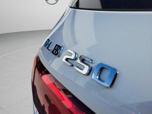 2021 Mercedes-Benz GLB 250 Base