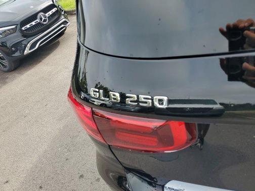 2026 Mercedes-Benz GLB 250 Base