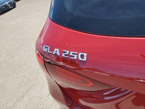 2025 Mercedes-Benz GLA 250 Base