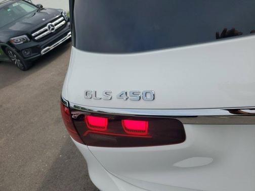 2026 Mercedes-Benz GLS 450 