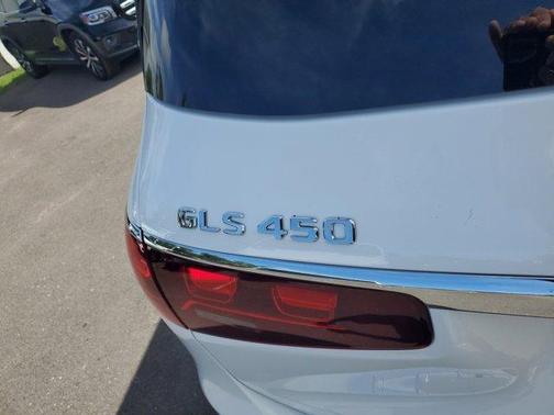 2026 Mercedes-Benz GLS 450 