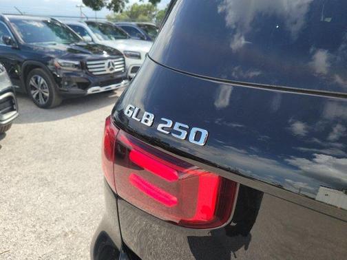 2025 Mercedes-Benz GLB 250 Base