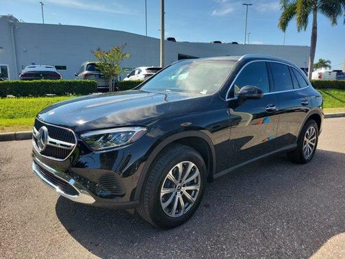 2025 Mercedes-Benz GLC 300 Base