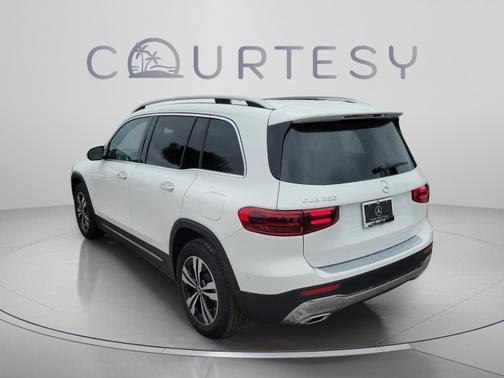Polar White 2026 Mercedes-Benz GLB 250 Base