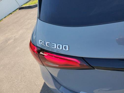 2025 Mercedes-Benz GLC 300 Base