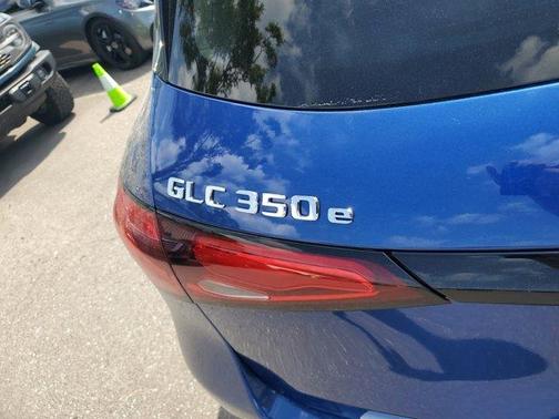 2025 Mercedes-Benz GLC 350e Base 4MATIC