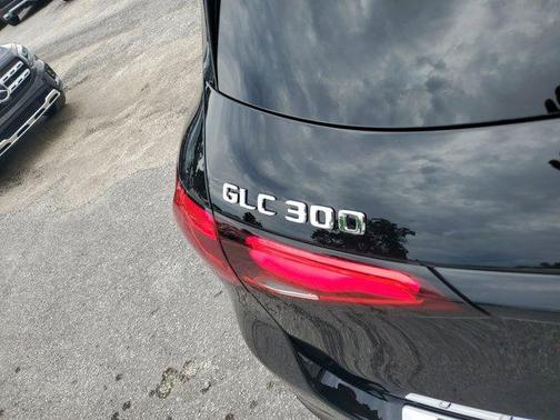 2026 Mercedes-Benz GLC 300 Base