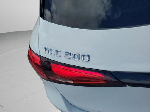 2025 Mercedes-Benz GLC 300 Base