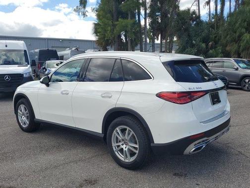 2025 Mercedes-Benz GLC 300 Base
