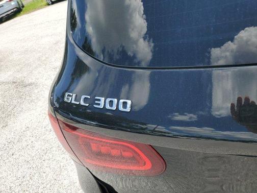 2021 Mercedes-Benz GLC 300 Base