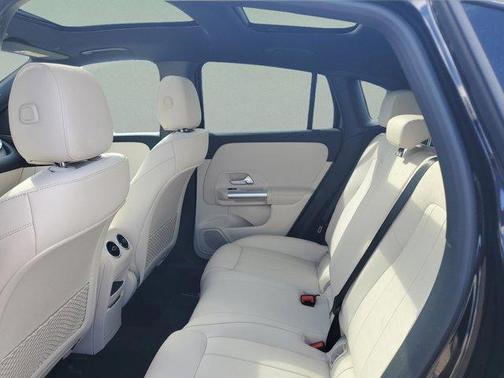 2025 Mercedes-Benz GLA 250 Base