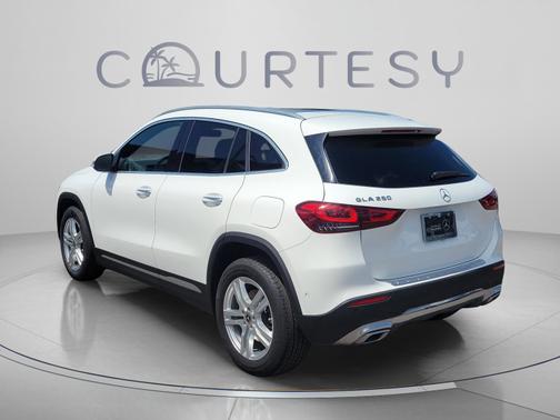 Polar White 2022 Mercedes-Benz GLA 250 Base