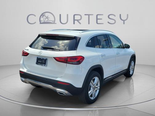 Polar White 2022 Mercedes-Benz GLA 250 Base