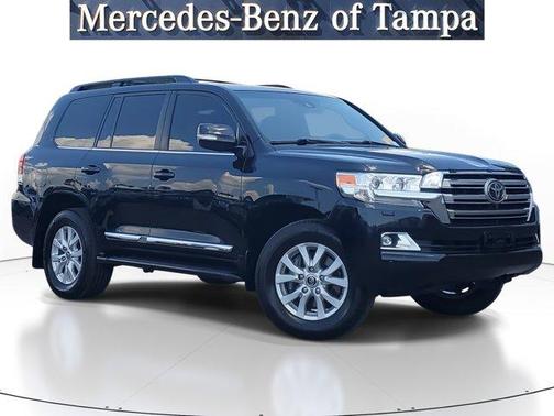 2017 Toyota Land Cruiser V8