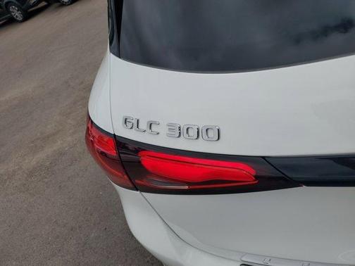 2025 Mercedes-Benz GLC 300 Base