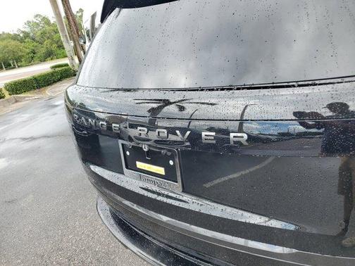 2025 Land Rover Range Rover P530 SE 7 Seat