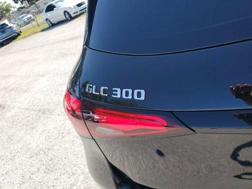 2025 Mercedes-Benz GLC 300 Base