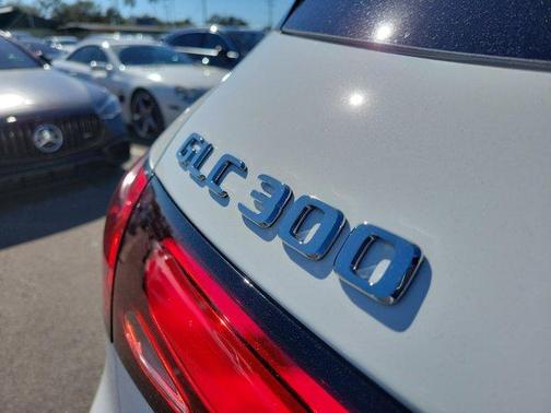 2026 Mercedes-Benz GLC 300 Base