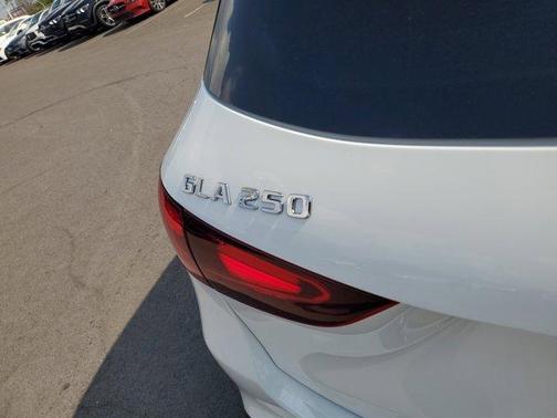 2025 Mercedes-Benz GLA 250 Base