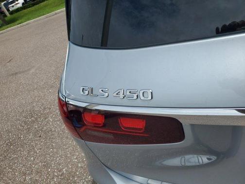 2025 Mercedes-Benz GLS 450 4MATIC