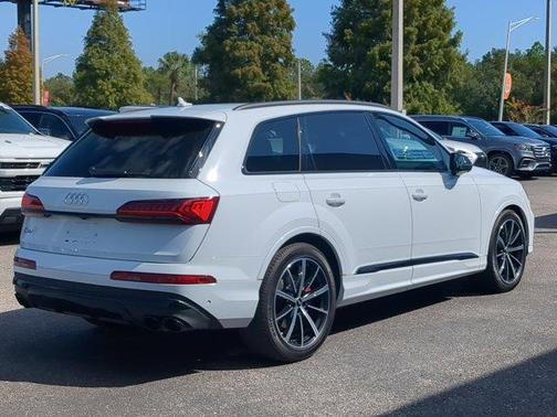 2022 Audi SQ7 4.0T Premium Plus